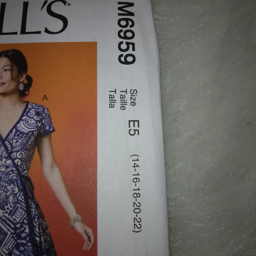 McCall's M6959 EASY Wrap dress in variations Size 14-22